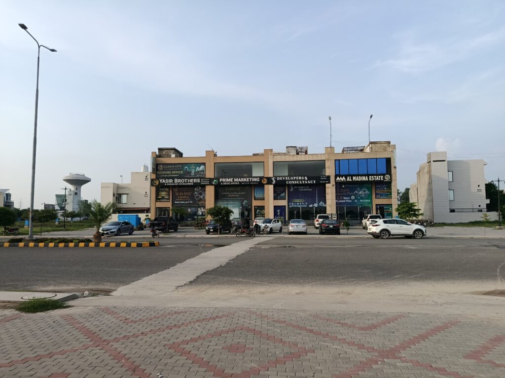luxury living in Zaamin City Lahore